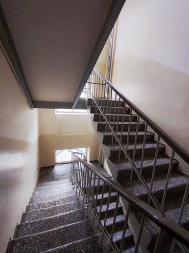 ош квартира: 2 бөлмө, 43 м², Хрущевка, 2 кабат, Эски ремонт — 8