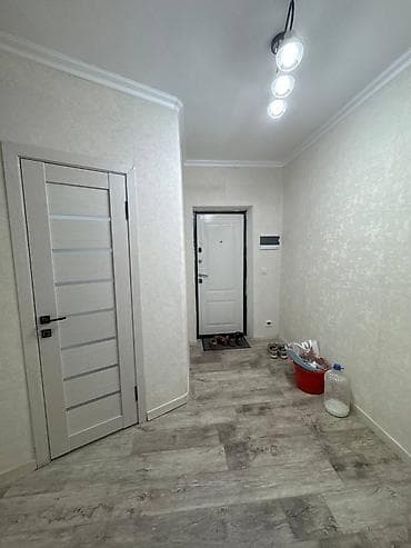 сдаю 3 комнаты: 1 комната, 35 м², 1 этаж, Евроремонт — 5