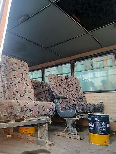 айнек эшик: Урал с колесной формулой 6×6 и пассажирским кузовом-фургоном — 4