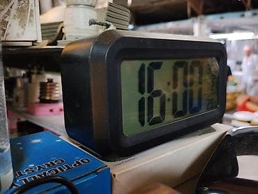 Часы для дома: Электронные настольные часы с большим LCD‑дисплеем - Крупные цифры — 2