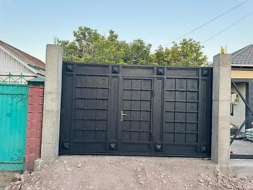 Металлические ворота с калиткой - Материал: сталь, полноразмерные at lalafo.kg Металлические ворота с калиткой - Материал: сталь, полноразмерные