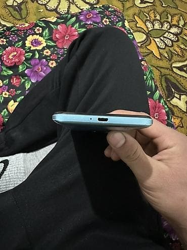 Бытовая техника: Смартфон itel (голубой) - Экран: радной ✅ Батареи: радной ✅ Не — 6