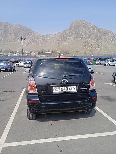 Toyota Corolla Verso: 2004 г., 1.8 л, Механика, Бензин, Минивэн