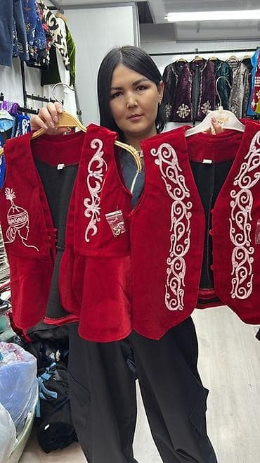 велюровые двойки: Традиционные жилеты из бархата - Материал: плотный бархат насыщенного — 1