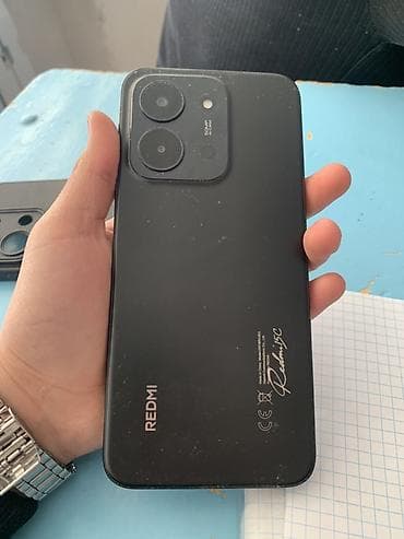 телефон игравой: Смартфон с каплевидным вырезом под фронтальную камеру и большим — 6