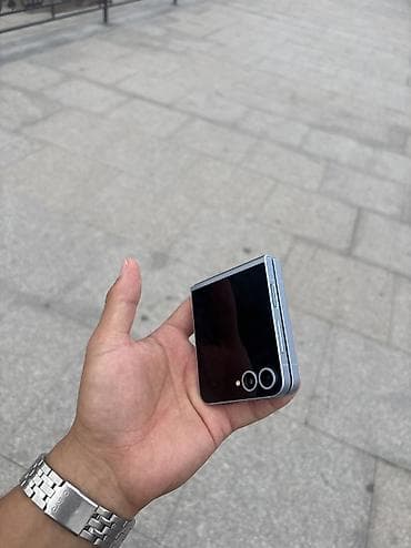 Samsung Galaxy Z Flip6 (раскладной смартфон) Флип 6 12/256 В — 2