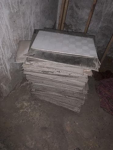 пластиковые упаковки: Панели ПВХ для стен/потолка, белые, с тиснением - Материал: пластик — 4