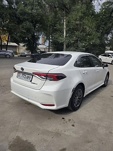 e21: Toyota Corolla: 2021 г., 1.8 л, Автомат, Бензин, Седан — 3