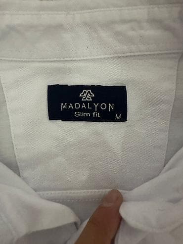 Рубашки: Белая мужская рубашка Madalyon - Модель: Slim Fit - Размер на бирке — 3