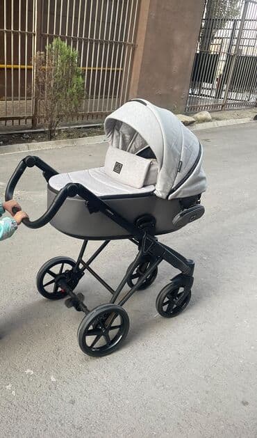 Коляска, цвет - Черный, Б/у at lalafo.kg Коляска, цвет - Черный, Б/у