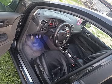 passat b 6: Ford Focus: 2007 г., Седан — 6