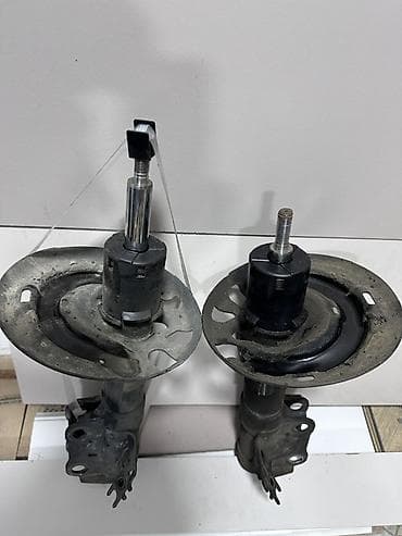 canry 70: Комплект амортизаторов Toyota 2019 г., Япония — 2