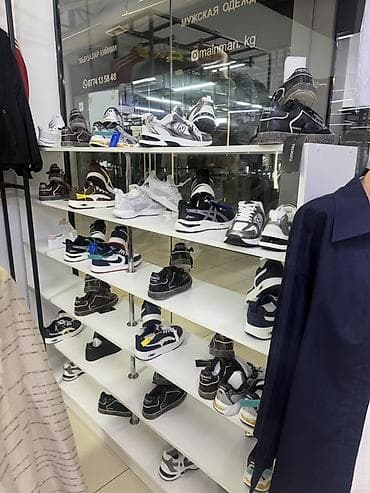 Торговое оборудование: Продаю Торговые стеллажи и стойки для магазина одежды/обуви - — 4