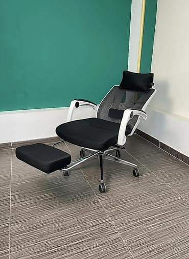 Офисное кресло, С колесиками, цвет - Черный at lalafo.kg Офисное кресло, С колесиками, цвет - Черный