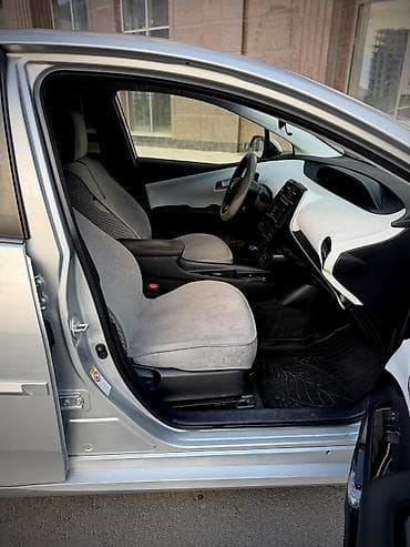 e53 4 8: Toyota Prius: 2019 г., 1.8 л, Вариатор, Гибрид, Хэтчбэк — 5