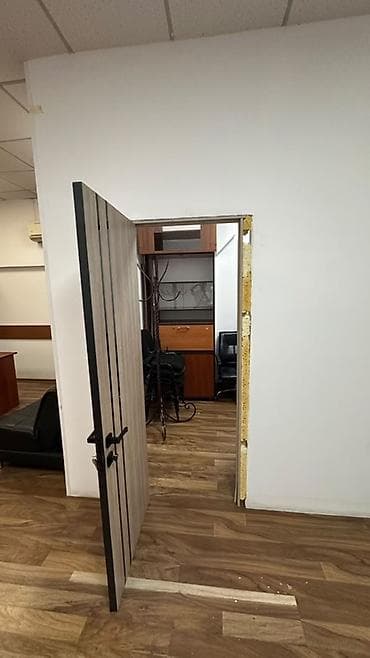 Аренда офисов, 45 м², В административном здании, 1 линия, С системой безопасности, С юридическим адресом — 3