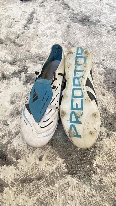 Футбольные бутсы Adidas Predator (линзовка с язычком-«щитком») at lalafo.kg Футбольные бутсы Adidas Predator (линзовка с язычком-«щитком»)