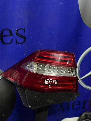 Автозапчасти: Задний левый стоп-сигнал Mercedes-Benz 2012 г., Б/у, Оригинал, Япония — 1