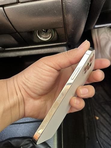 phone 5s: IPhone 12 Pro, Золотой — 3