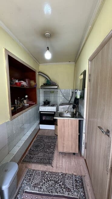 сдаю дом без хозяина старый толчок: Үй, 32 кв. м, 2 бөлмө, Менчик ээси, Эски ремонт — 4