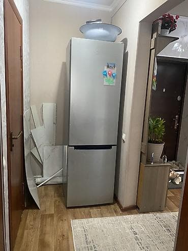 fridge: Холодильник Indesit, Двухкамерный, 60 * — 1