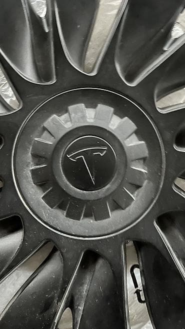 tesla model x: Колпаки R 18, Б/у, Комплект — 4