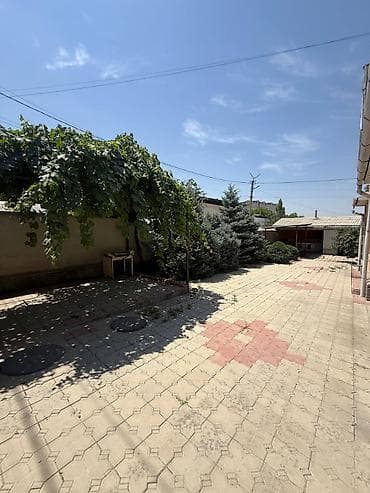 Үйлөр: Продаётся дом с участком и садом. - Двухэтажный коттедж с просторной — 4