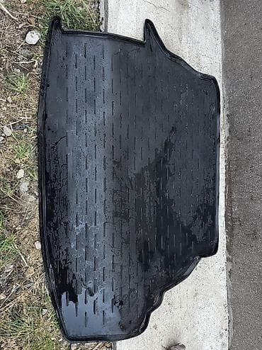 crv 2: Резиновые Полики Для багажника Toyota, цвет - Черный, Б/у, Самовывоз — 1