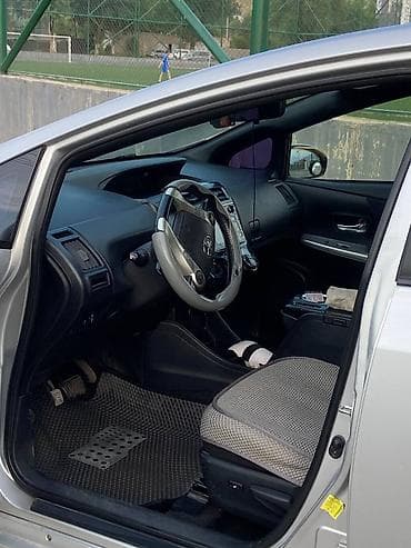 genesis авто: Toyota Prius V: 2015 г., 1.8 л, Автомат, Гибрид, Универсал — 5