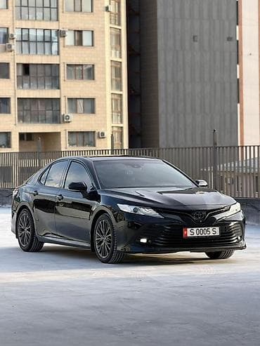 Toyota Camry: 2018 г., 3.5 л, Автомат, Бензин, Седан