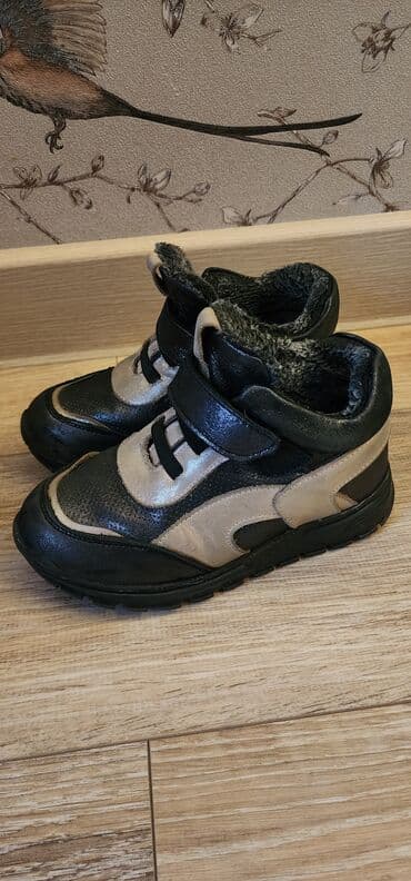 детская обувь сноубутсы: Детские б/у ботинки, кожаные. в отличном состоянии. размер 29 — 1