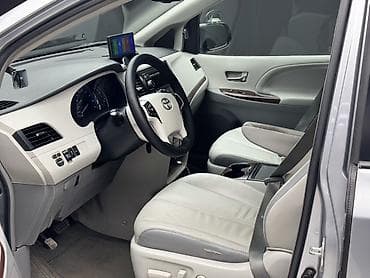 lada car: Toyota Sienna: 2013 г., 3.5 л, Автомат, Бензин, Минивэн — 6