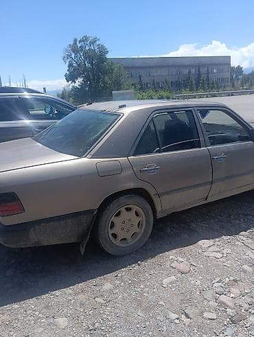 Mercedes-Benz W124: 1989 г., 2.3 л, Механика, Бензин, Седан — 6