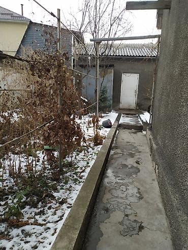 Продажа домов: Продаем полдома в районе Азия Молл по Алтымышева в доме 5 комнат — 4