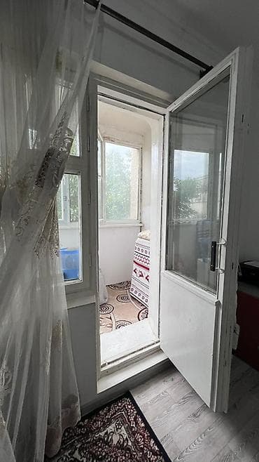 комнату: 1 комната, С мебелью частично — 2