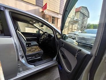 Транспорт: Honda Stream: 2004 г., 2 л, Универсал — 8
