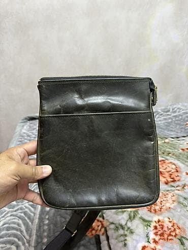 Барсетка, Материал: Натуральная кожа, Застежка на магните, Застежка на молнии, Множество карманов, Б/у at lalafo.kg Барсетка, Материал: Натуральная кожа, Застежка на магните, Застежка на молнии, Множество карманов, Б/у