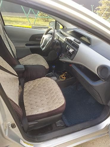 возможно варианты: Toyota Aqua: 2012 г., Вариатор, Гибрид, Хэтчбэк — 3