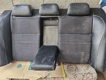 подголовники ипсум: Заднее сиденье, Subaru Б/у, Оригинал, Япония — 1