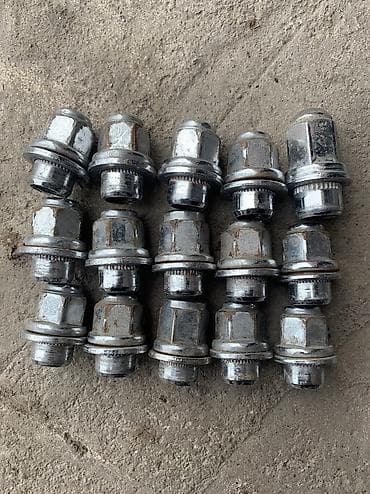 lexus: Болты Гайки на Лексус Продаю болты от Lexus lx570 (Лексуса) R20 Их — 1