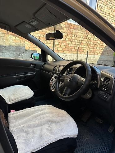 Toyota WISH: 2004 г., 1.8 л, Автомат, Бензин, Минивэн — 3