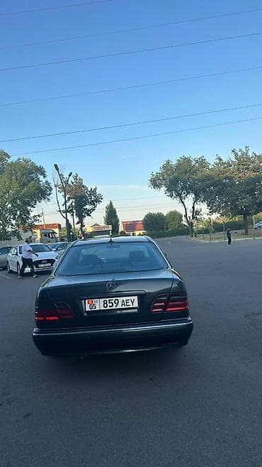 Mercedes-Benz E-Class: 2000 г., 2 л, Механика, Бензин, Седан — 1