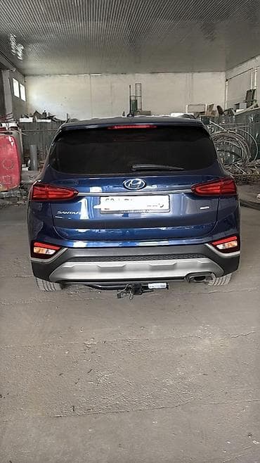 ат арзан: Hyundai Santa Fe, темно-синий кроссовер 2019 2.4 бензин 4вд состояние — 2