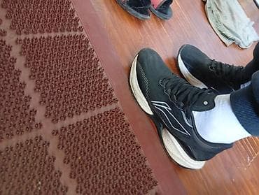 кыргызча кийимдер: Эркектердин кроссовкасы, 37.5, American Eagle, Колдонулган, түсү - Кара, Өзү алып кетүү — 1