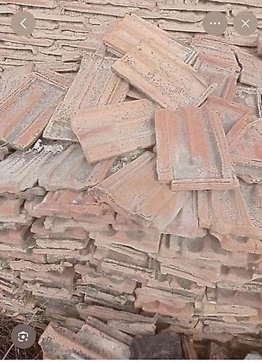 Керамикалык черепица: Керамическая черепица б/у - Материал: обожжённая глина (керамика) - lalafo.kg да — 1 Керамикалык черепица: Керамическая черепица б/у - Материал: обожжённая глина (керамика) - — 1