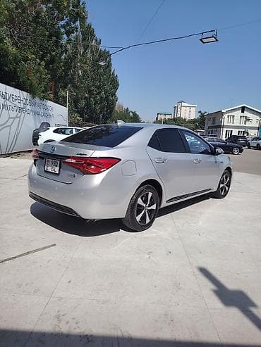 e2 byd: Toyota Corolla: 2020 г., 1.8 л, Вариатор, Гибрид, Седан — 5