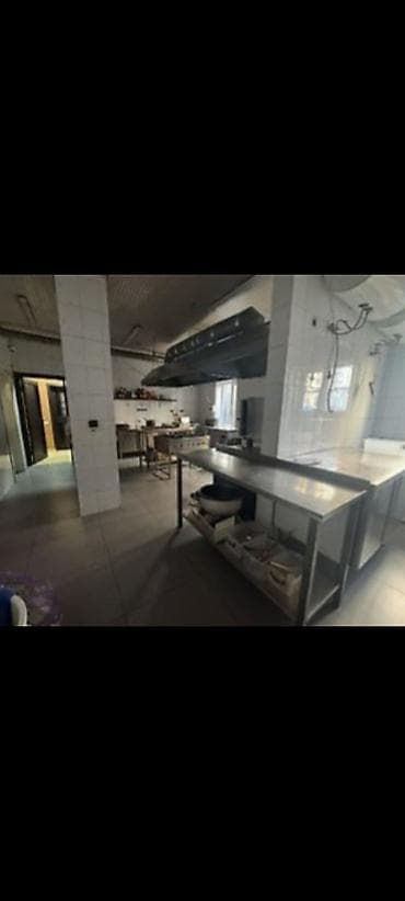 ресторан work: Золотой квадрат Сдается кухня Площадь: 80м2 Санузел Комната для — 3