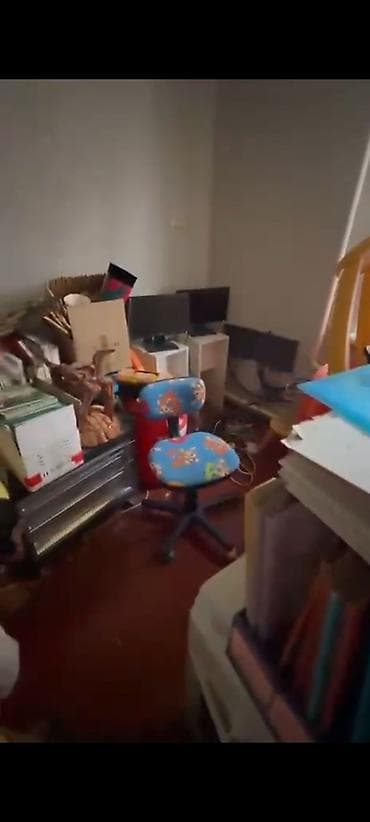 действующий садик: Есть для частных детских садов игрушки одеяло подушки кровати парты — 2
