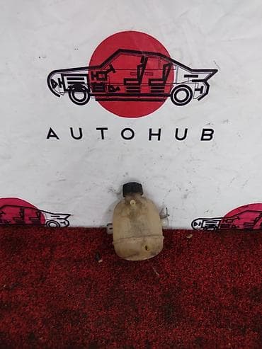 Бачок Renault 2001 г., Б/у, Оригинал, Япония at lalafo.kg Бачок Renault 2001 г., Б/у, Оригинал, Япония
