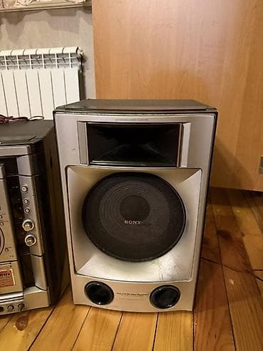 бестрансформаторный ламповый усилитель: Музыкальный центр Sony с акустикой Состав: - Главный блок — 2